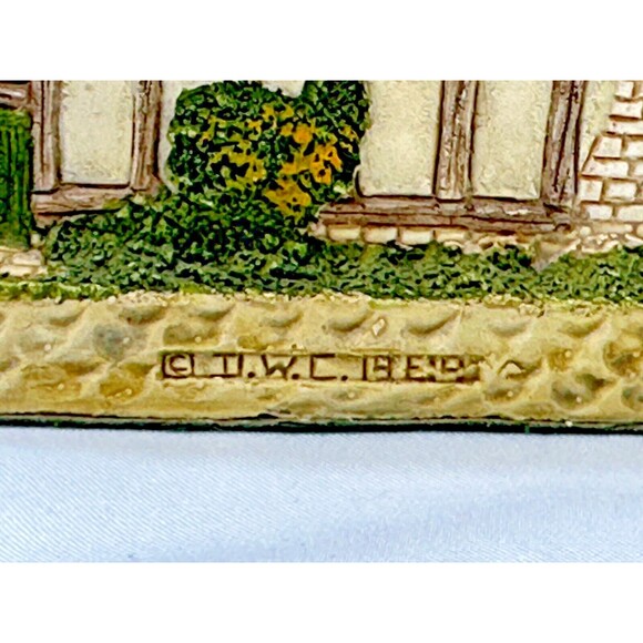 VINTAGE David Winter Cottages- The Bull & Bush- December British Traditions 1989 - Picture 7 of 9